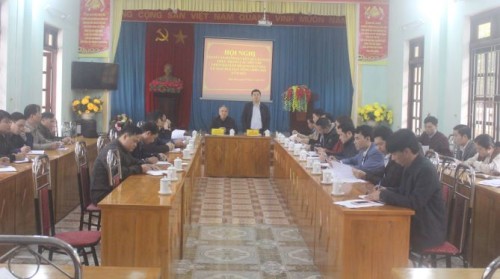 Đ/c Sùng Mí Thề - Chủ tịch UBND huyện Yên Minh phát biểu ý kiến tại Hội nghị tham vấn