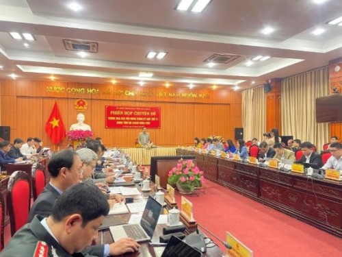 Chủ tịch UBND tỉnh Nguyễn Văn Sơn phát biểu chỉ đạo phiên họp