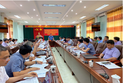Đ/c Hoàng Gia Long - Phó Chủ tịch Thường trực UBND tỉnh phát biểu tại buổi làm việc với huyện Đồng Văn