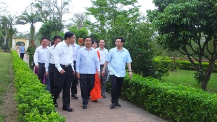 Phó Chủ tịch UBND tỉnh Lai Châu và nhiều đại biểu đề xuất đưa nội dung KDC NTM kiểu mẫu, vườn mẫu vào Bộ tiêu chí NTM Trung ương