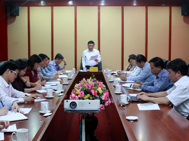 Phó Chủ tịch Thường trực UBND tỉnh Nguyễn Minh Tiến phát biểu kết luận buổi làm việc