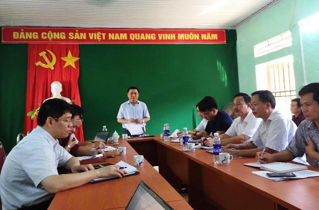 Đồng chí Nguyễn Minh Tiến – Phó Chủ tịch UBND tỉnh kết luận buổi làm việc tại xã Tùng Bá