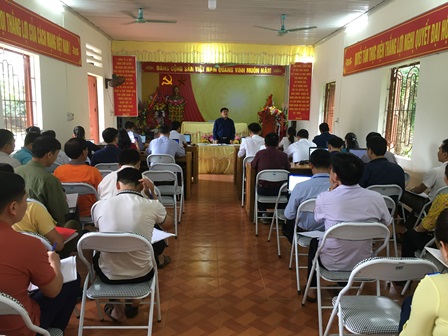 Chánh VPĐP nông thôn mới tỉnh làm việc tại xã Việt Hồng, huyện Bắc Quang