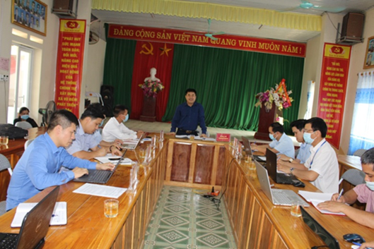 Chánh VPĐP nông thôn mới tỉnh làm việc tại xã Vô Điếm, huyện Bắc Quang