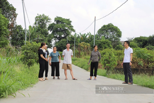 Nông thôn mới một xã ở Hà Giang, đường thông thoáng, hoa ven đường...